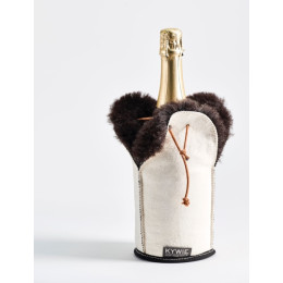 Kywie Wooler Champagne cooler of sheepskin in the color white with brown fur model UGGs