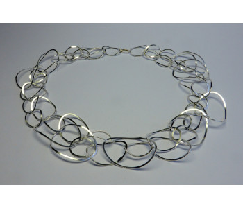 Zilveren zeepbel ketting, handgemaakt Dutch design door Döpp sieraden
