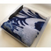 De sjaal Delfts blauw I bestaat uit 75% gemerceriseerde katoen, 20% scheerwol en 5% polyamide