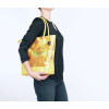 Fashionable en niet alledaags is deze Van Gogh tas, model schoudertas.